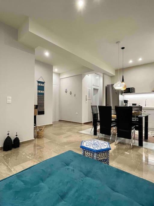Boho 2 Bdr Luxury Meets The East Apartment เอเธนส์ ภายนอก รูปภาพ