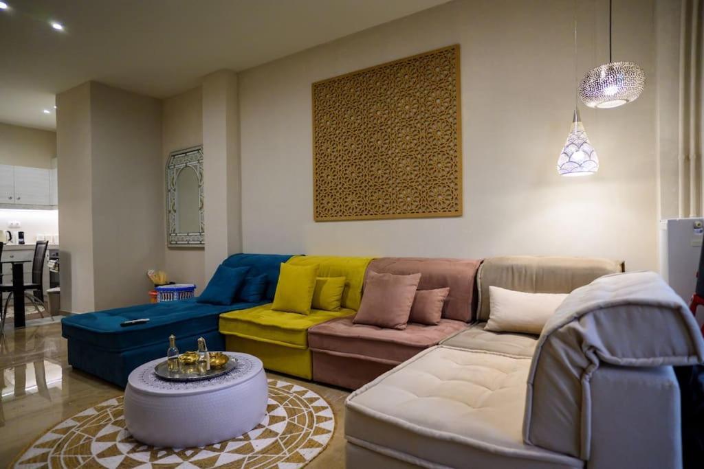Boho 2 Bdr Luxury Meets The East Apartment เอเธนส์ ภายนอก รูปภาพ