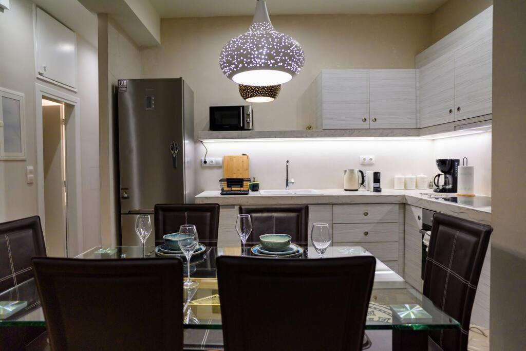 Boho 2 Bdr Luxury Meets The East Apartment เอเธนส์ ภายนอก รูปภาพ