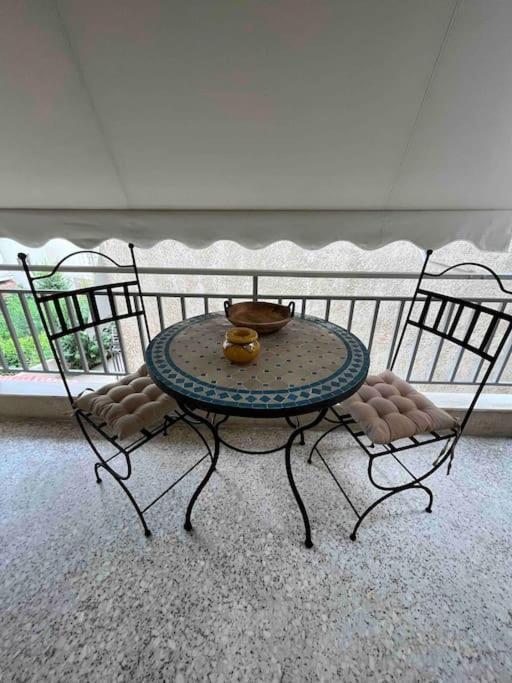 Boho 2 Bdr Luxury Meets The East Apartment เอเธนส์ ภายนอก รูปภาพ