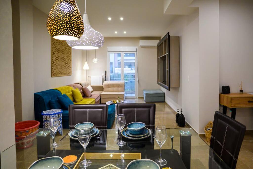 Boho 2 Bdr Luxury Meets The East Apartment เอเธนส์ ภายนอก รูปภาพ